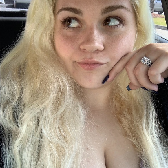 Meet your Posher, Lucie - Picture 1 of 1